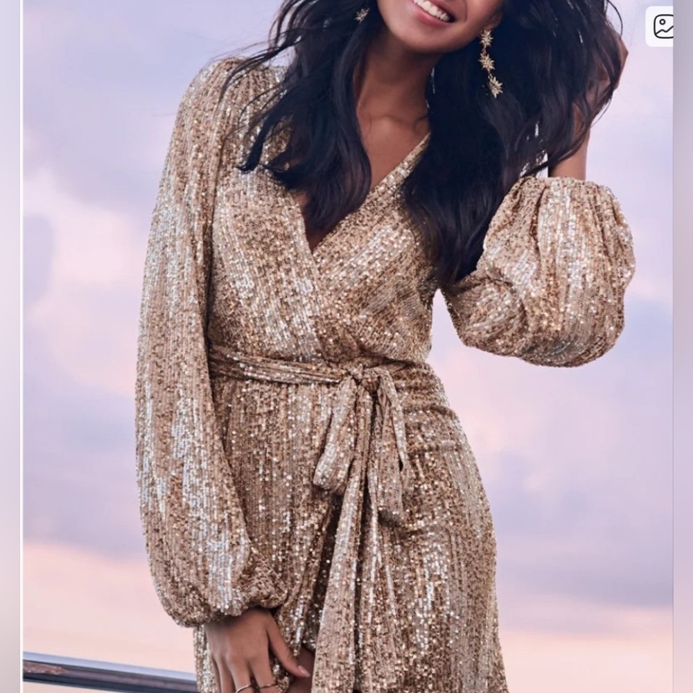 VENUS Shimmering Sequin Dress